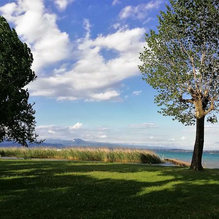 Casa Punta Gro Lägenhet Sirmione Exteriör bild